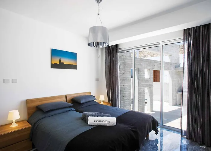 Cerulean Willa Pafos